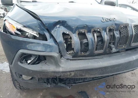 2018 Jeep Cherokee Trailhawk 4X4 z USA, uszkodzony, nr VIN 1C4PJMBX7JD545877